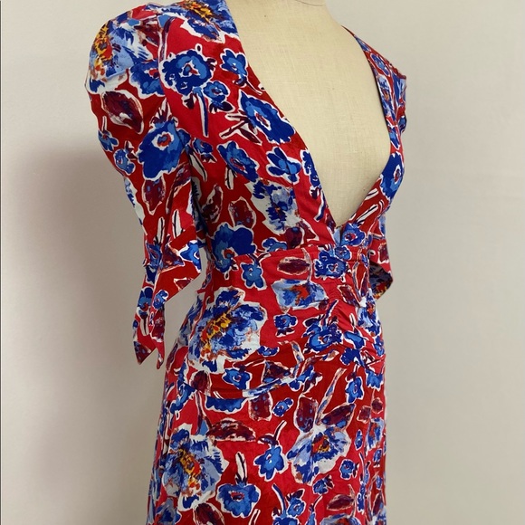 Plunging V neck floral dress - Picture 9 of 12